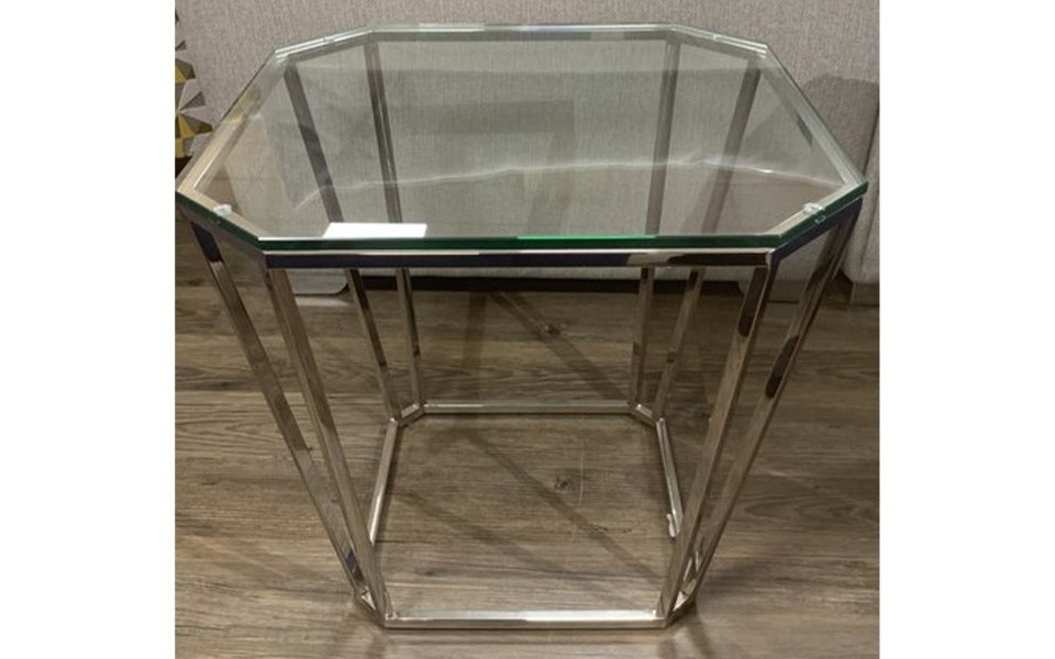 Barion Square Lamp Table
Was £329 Now £199 Barion Square Lamp Table
Was £329 Now £199